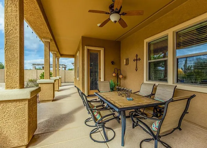 Luxurious With Pool And Holiday home Goodyear