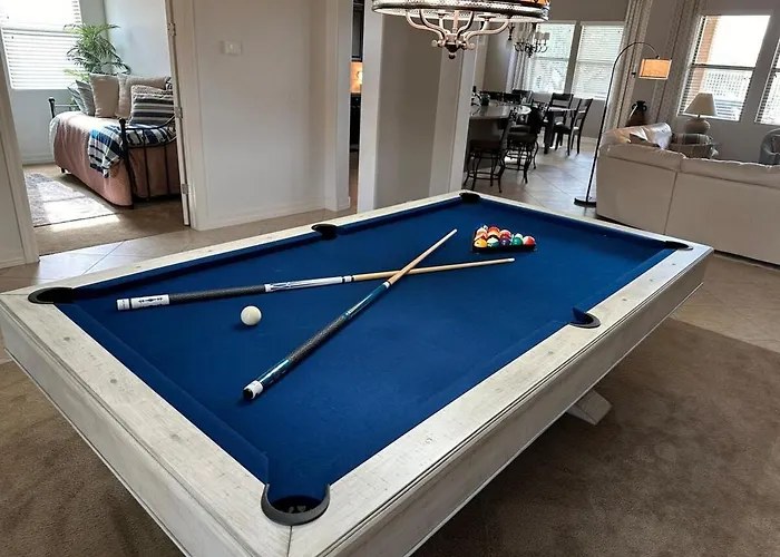 Luxurious With Pool And *